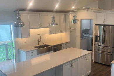 Example of a transitional kitchen design in Chicago