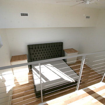 Sunny Sumptuous Deluxe Riverfront Loft