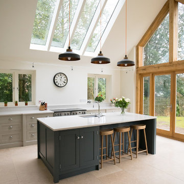 Beautiful, light and spacious Shaker kitchen in Farnham