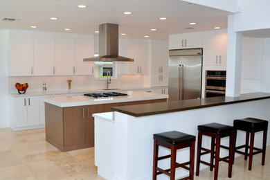 Inspiration for a modern kitchen remodel in Miami