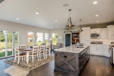 Kitchen - kitchen idea in Charleston