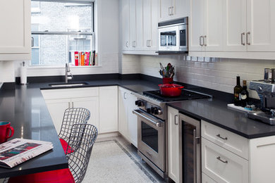 Trendy kitchen photo in New York