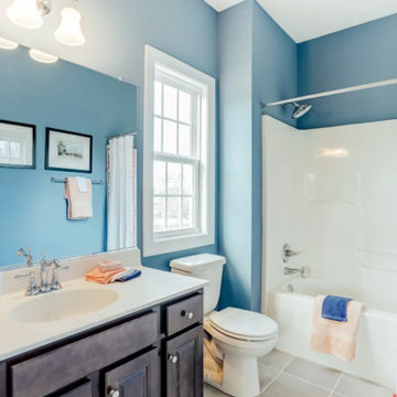 The Randolph - Randolph Pond - Bathroom