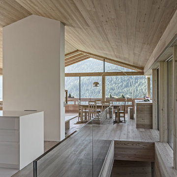 Villa R