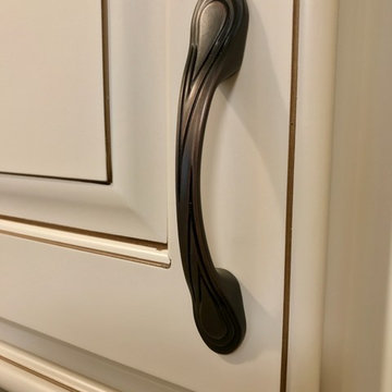 Geneseo Remodel Koch Cabinets Painted Pearl Umber Glaze Venetian Gold Granite