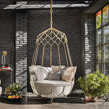 Selling: Gravity Lounge Chair