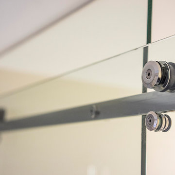 Shower door, rear