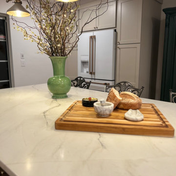 Vintage Modern Kitchen - Middle Island, NY