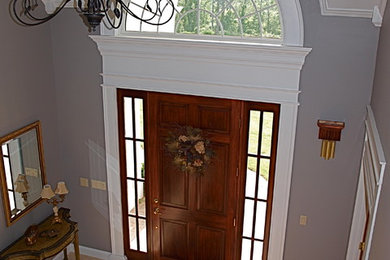 Example of a classic entryway design in Boston