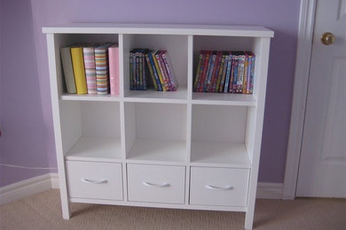 Inspiration for a timeless kids' room remodel in Toronto