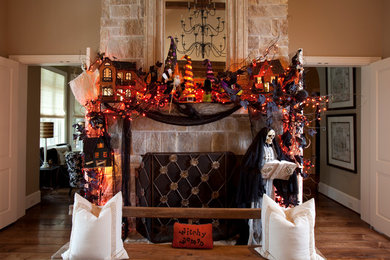 Living room - traditional living room idea in Houston