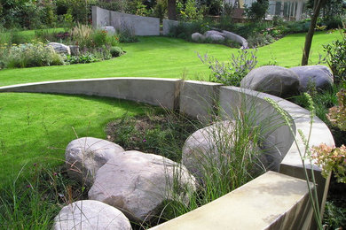Photo of a contemporary garden in Kent.