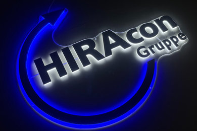 NEONMONKI x HIRAcon Gruppe - Rückleuchter LED Unternehmen