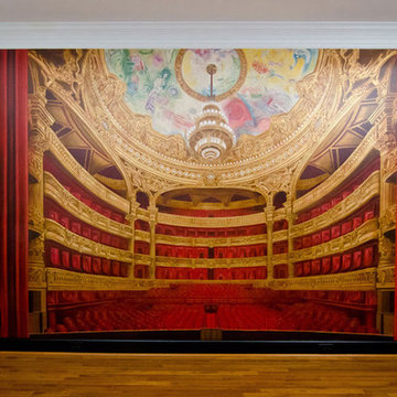 Attente: Paris Opera House Mural