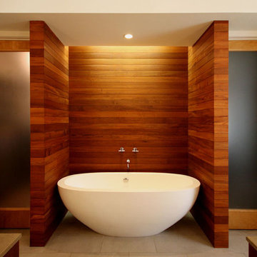 Aquatica Karolina™ Freestanding Solid Surface Bathtub