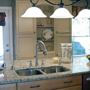 White and Honey | Haas Cabinet