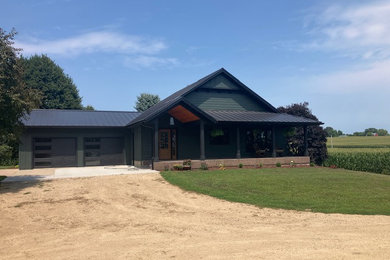 Example of an exterior home design in Minneapolis