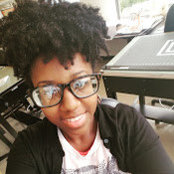 ESSENCE BENNETTs foto