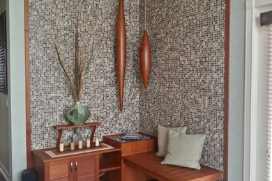 Example of a 1960s hallway design in Miami