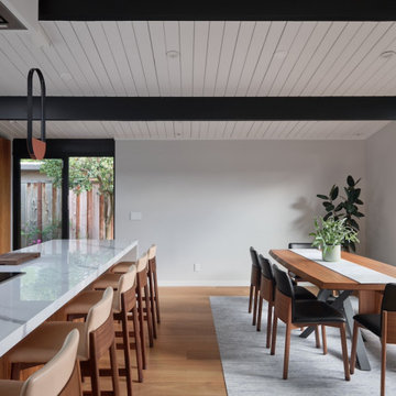 Flowing Courtyard Eichler