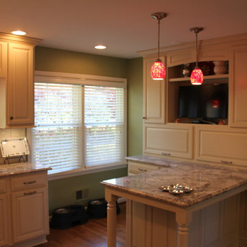 Sneeve Job, Maple Eggshell W/ Slate Brushing
