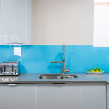 Sea blue inspired compact kitchen
