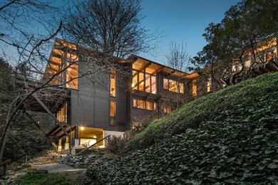 1950s exterior home idea in Seattle