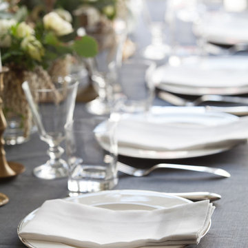 Huddleson - Artistic Contemporary Table Linens