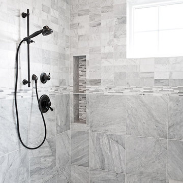 Classic Black & White Bath