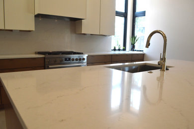 Inspiration for a modern kitchen remodel in Richmond