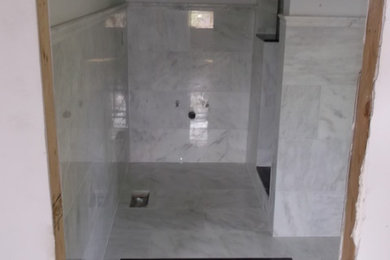 Elegant bathroom photo in Toronto