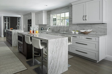Kitchen - transitional kitchen idea in Detroit