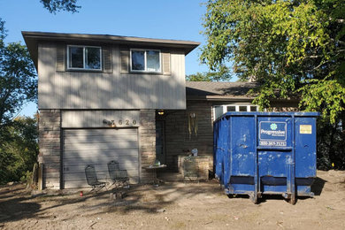 Inspiration for a modern home design remodel in Toronto