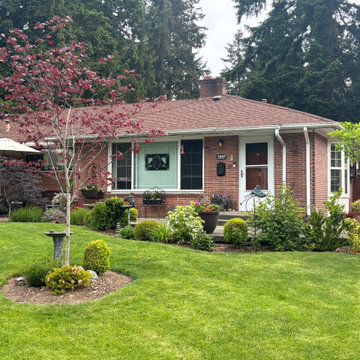 Budget Front Yard in Fircrest