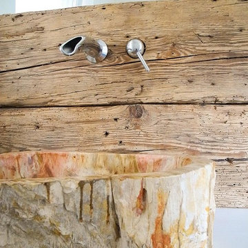 Waschtisch mit Altholzbalken
