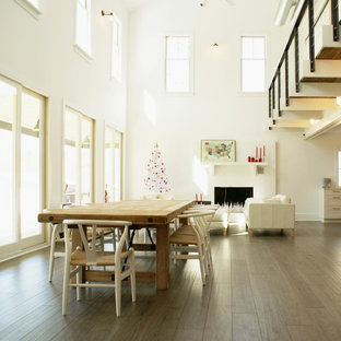 ローリーのカントリー風 LDKの画像 (白い壁、濃色無垢フローリング)