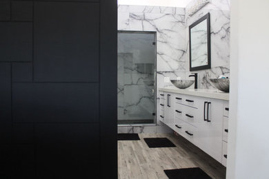 Bathroom - bathroom idea in Las Vegas