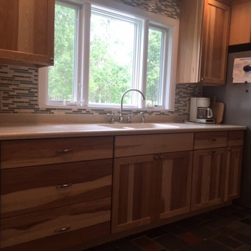 CLEAN MAPLE KITCHEN