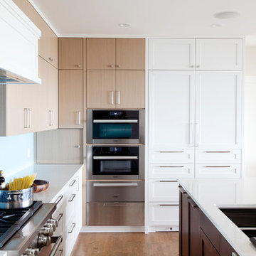 Playfully Minimal Interior in Hollyburn