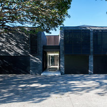Houzz Tour: Courtyard Chic Lends a Cool Focus in a Beachside Suburb