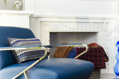 Example of a trendy living room design in Ottawa