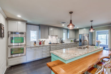 Transitional kitchen photo in Dallas