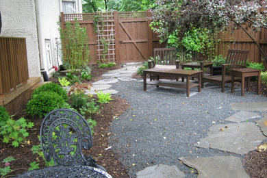 Photo of a rustic landscaping in Chicago.