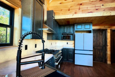 Kitchen - kitchen idea in Other
