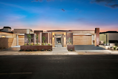 Photo of a contemporary house exterior in Orange County.