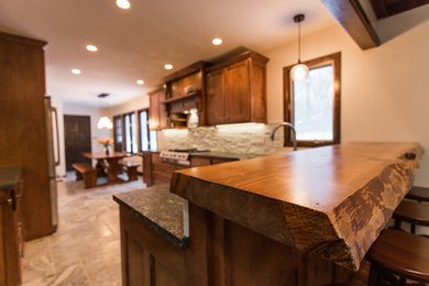 Example of a kitchen design in Indianapolis