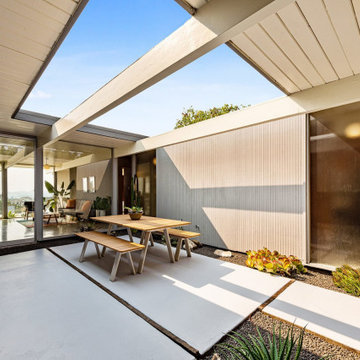 A Seamless Blend of Indoor-Outdoor
