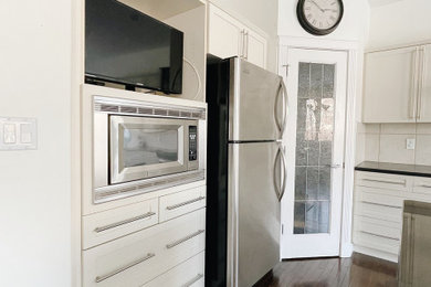 Inspiration for a kitchen remodel in Edmonton