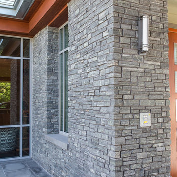Combining Brick & Natural Stone: Country Club