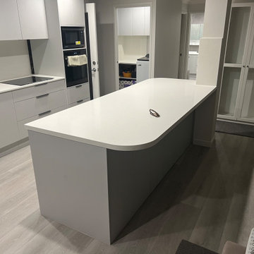 Modern White Kitchen Featuring Royal Victoria Collection - Raindrops